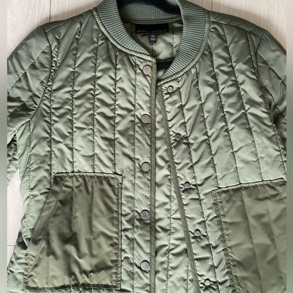 Green banana republic bomber jacket - Picture 2 of 4